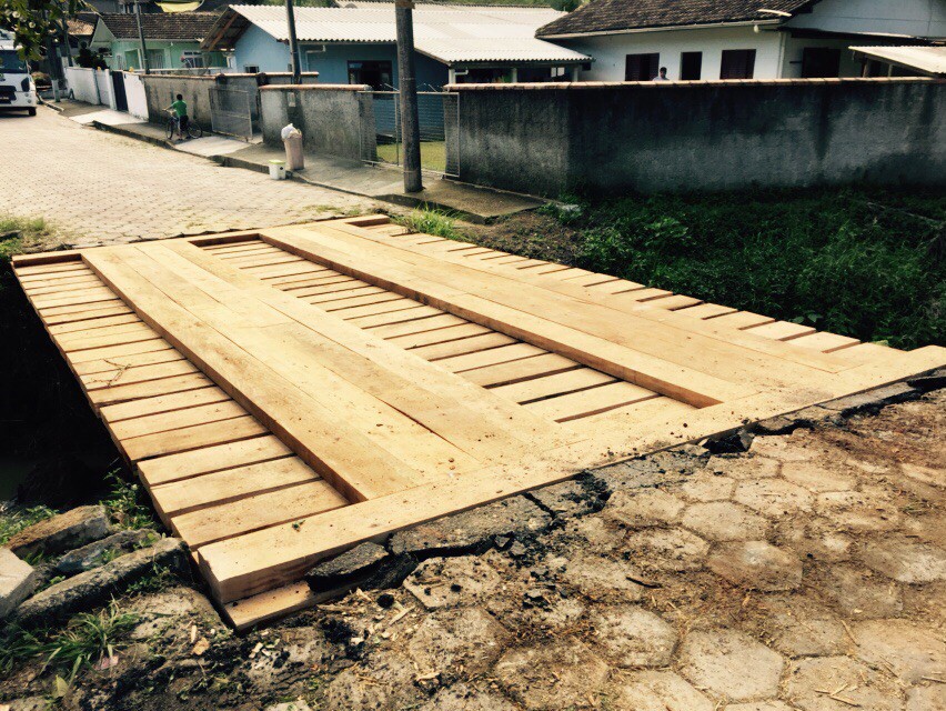 Ponte no bairro Velha Central passa por manutenção