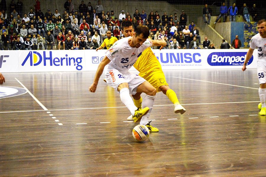 Blumenau vence Tubarão pelo Campeonato Estadual da Divisão Especial