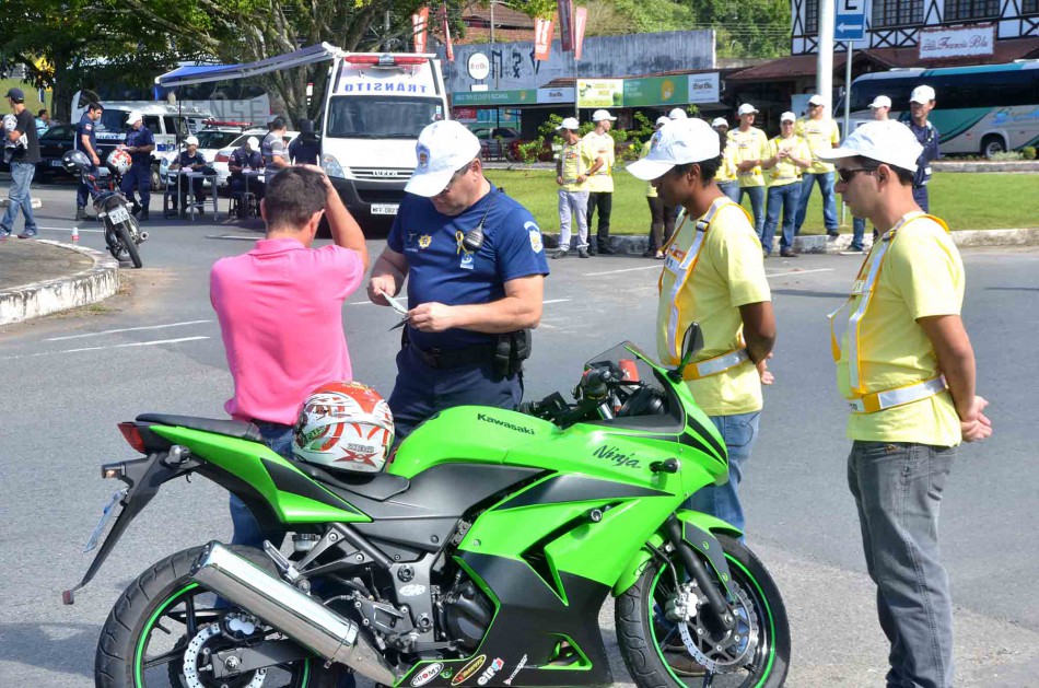 Seterb alerta sobre direção consciente no Dia Municipal do Motociclista