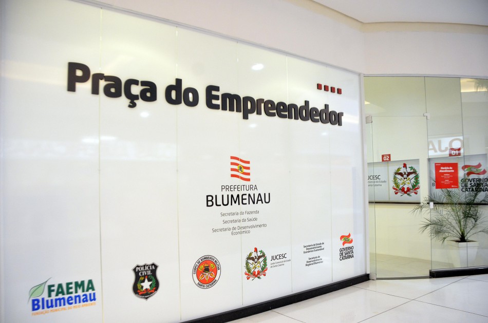 Blumenau Conecta garante internet gratuita na Praça do Empreendedor