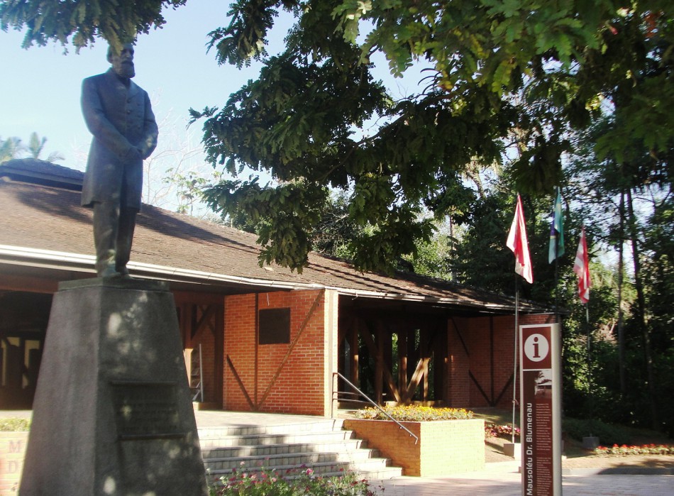 Solenidade homenageia fundadores na festa de 165 anos