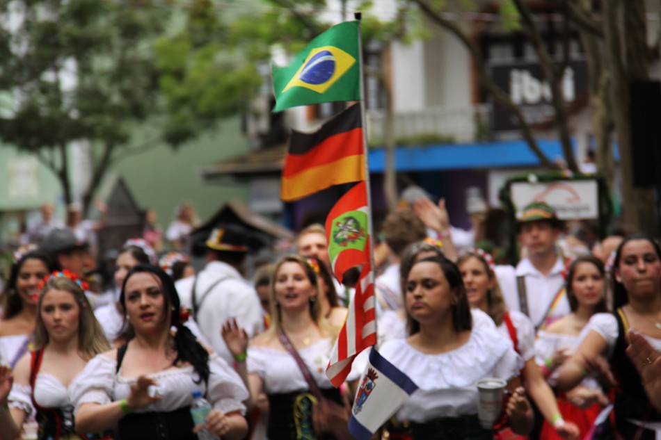 Inscrições para desfilar na Oktoberfest passam por mudanças