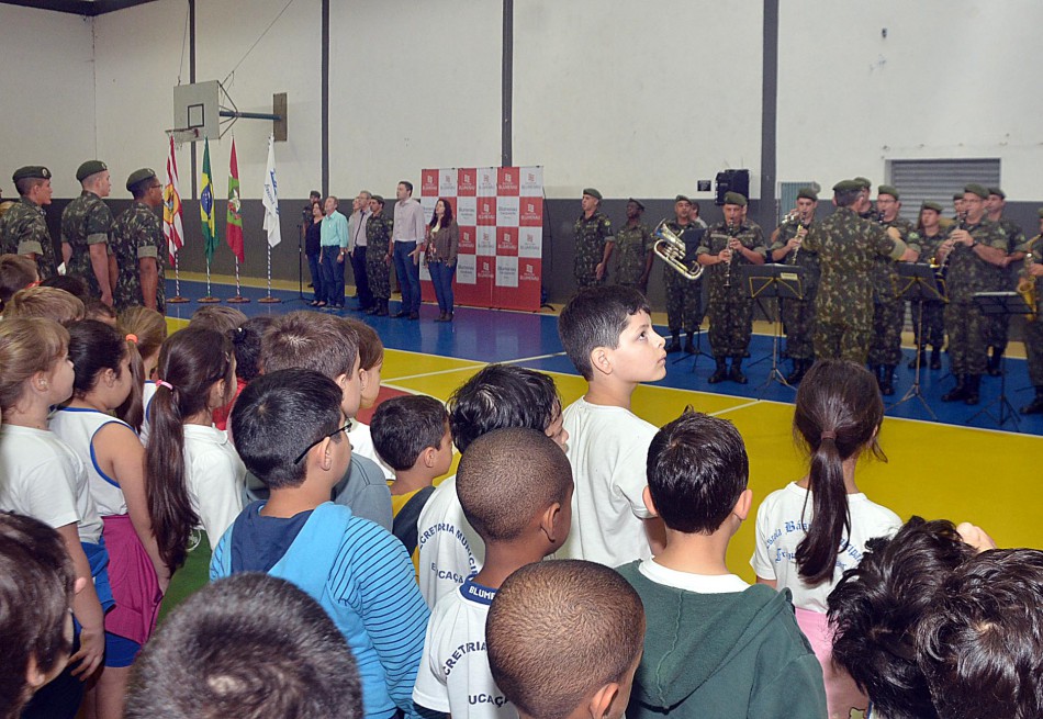 Escola Francisco Lanser recebe Projeto Pátria na Cidade