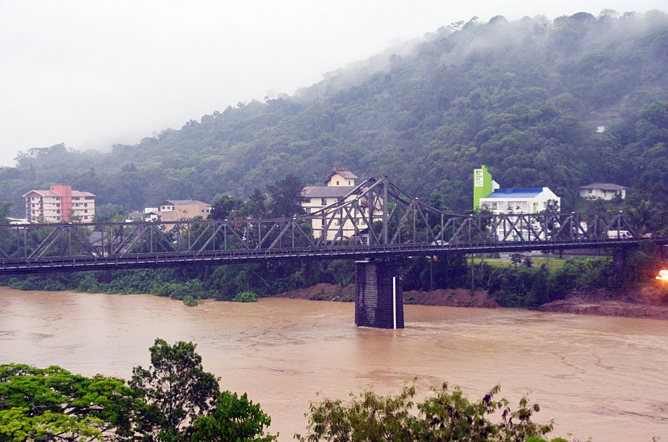 Nova previsão do Rio Itajaí-Açu é de 9,50m para as 21h de hoje
