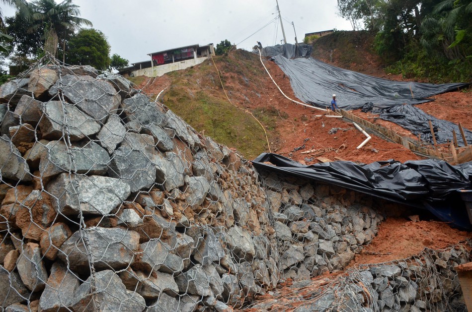 Prefeitura retoma obras de contenção de encostas em sete áreas de risco