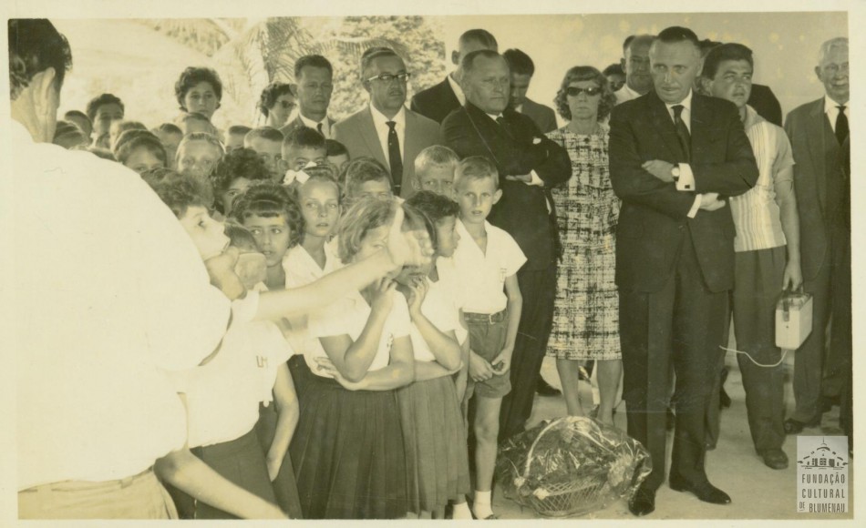 Memória Digital: Escola Básica Municipal Lauro Muller