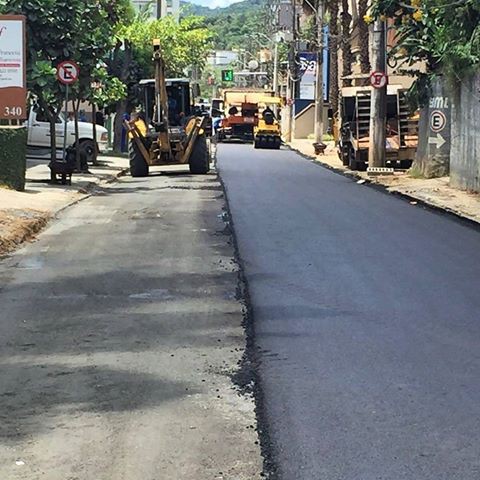 Rua Coronel Vidal Ramos, no Jardim Blumenau, recebe asfaltamento