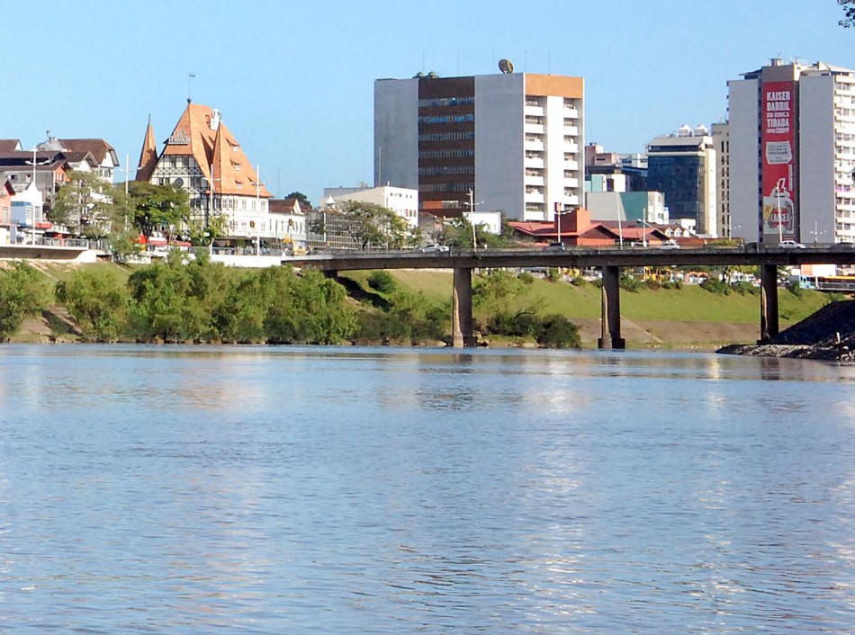 Serviços de iluminação na Ponte Adolfo Konder estão cancelados