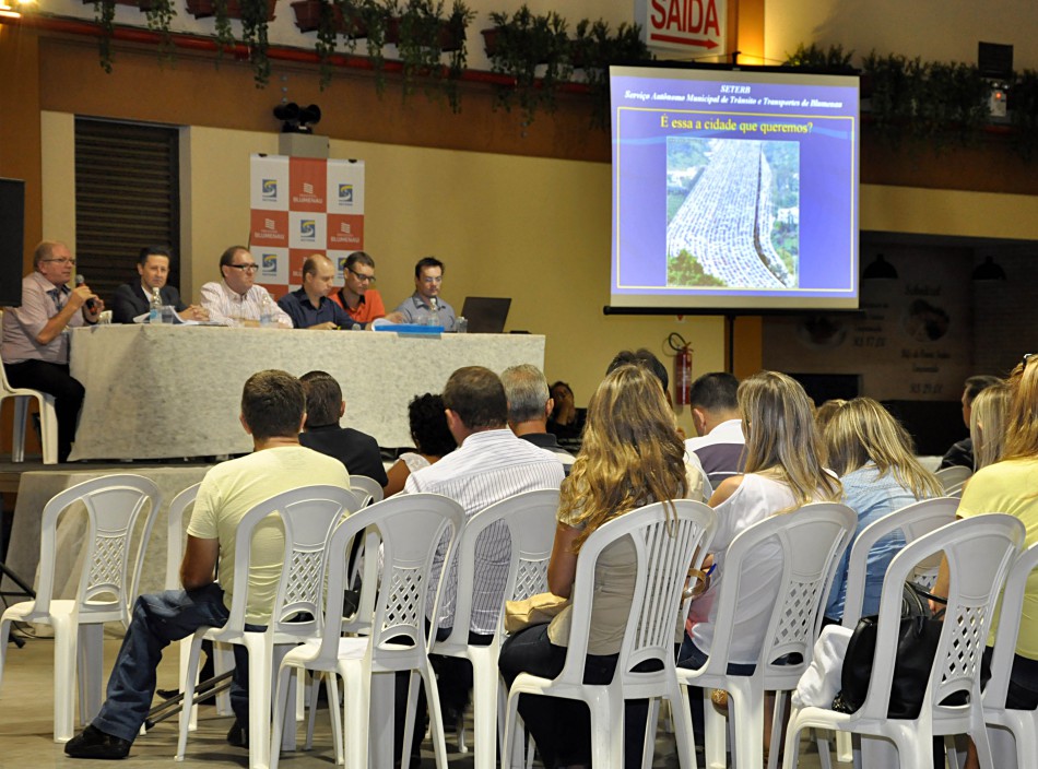 Audiência pública debate nova licitação do transporte coletivo