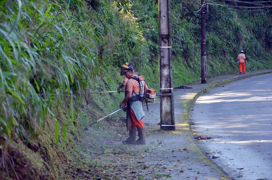 Prefeitura mantém serviços de manutenção na cidade