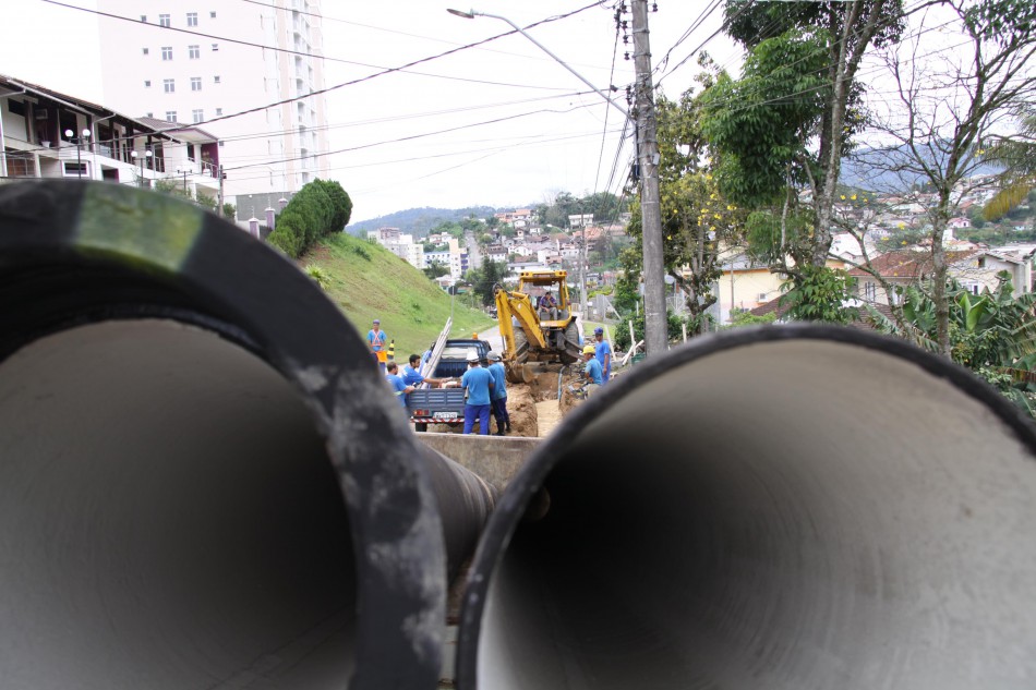 Samae beneficia oito bairros com nova adutora
