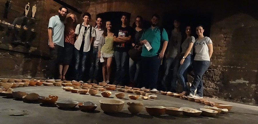 MAB recebe visita de universitários durante a noite