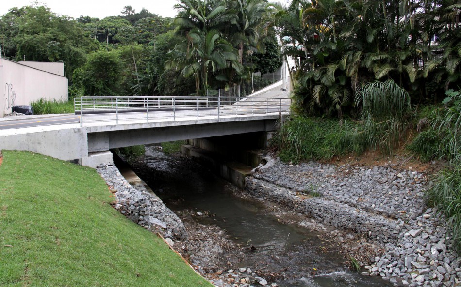 Prefeitura entrega nova ponte da Rua Tobias Barreto e ruas asfaltadas