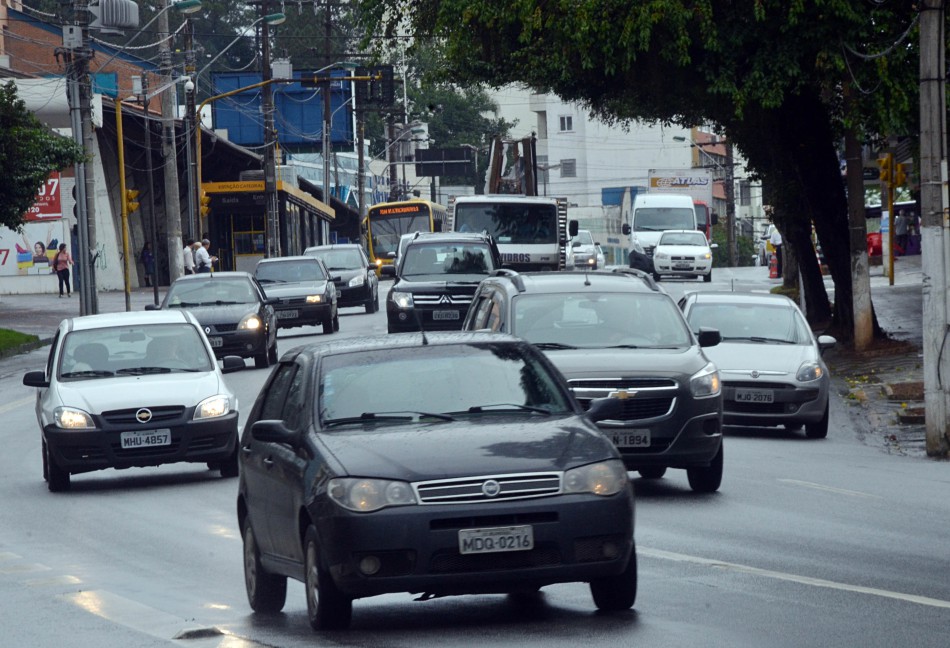 Pesquisas investigam volume de tráfego e satisfação no trânsito de Blumenau