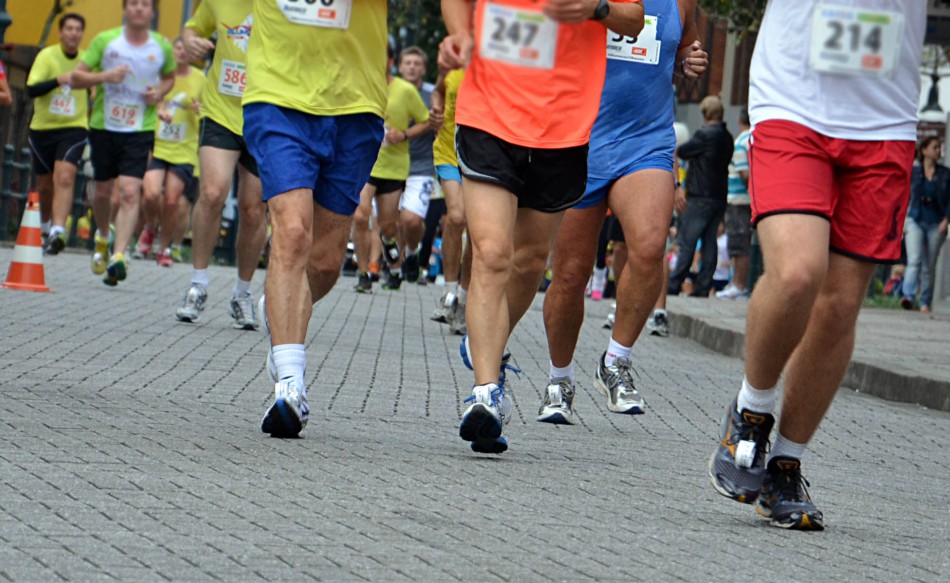 Corrida modifica trânsito na noite deste domingo