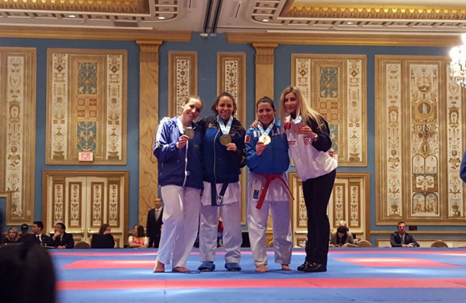 Blumenauense é vice-campeã no USA Open de karatê