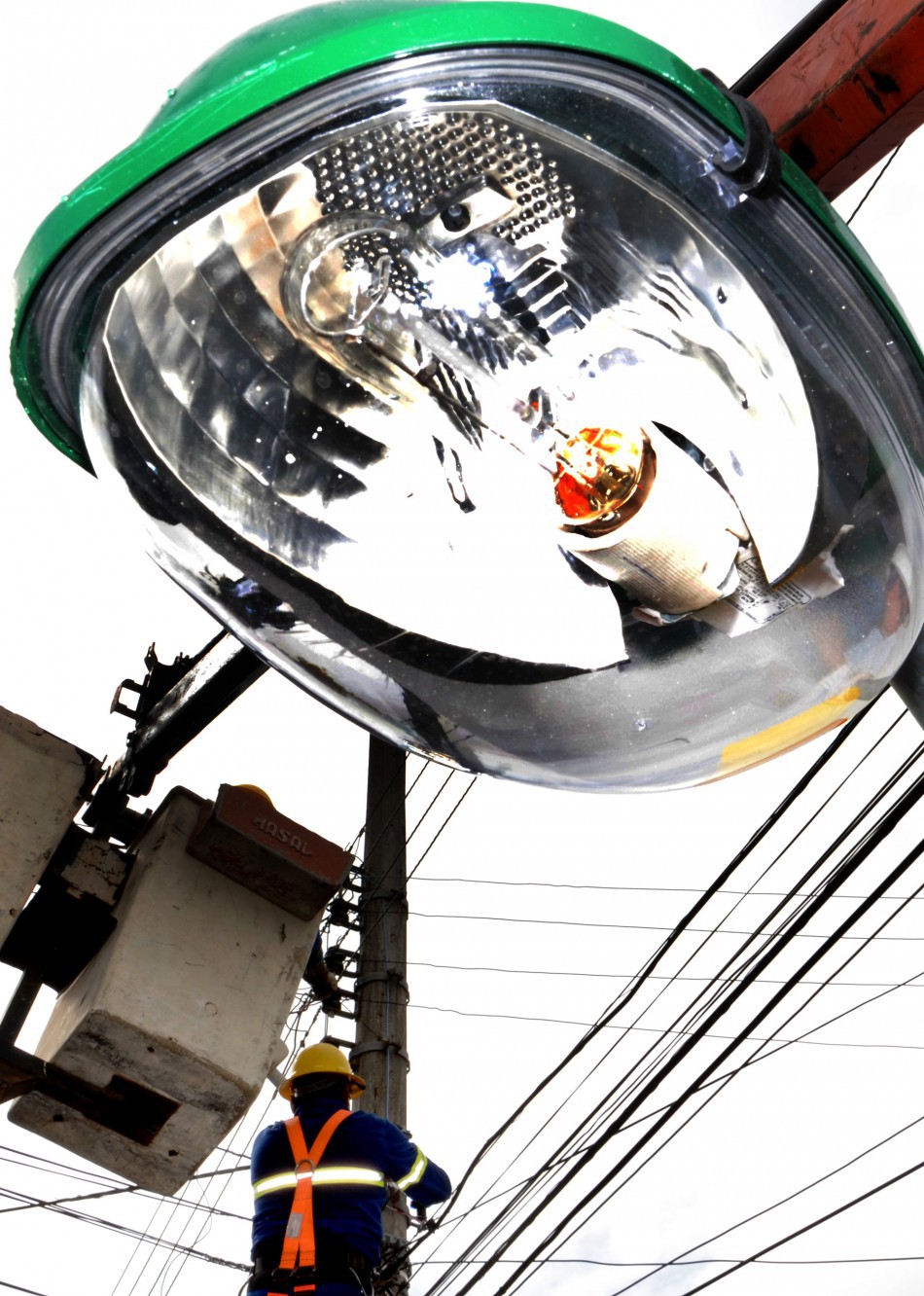 Três bairros de Blumenau recebem melhoria na iluminação pública