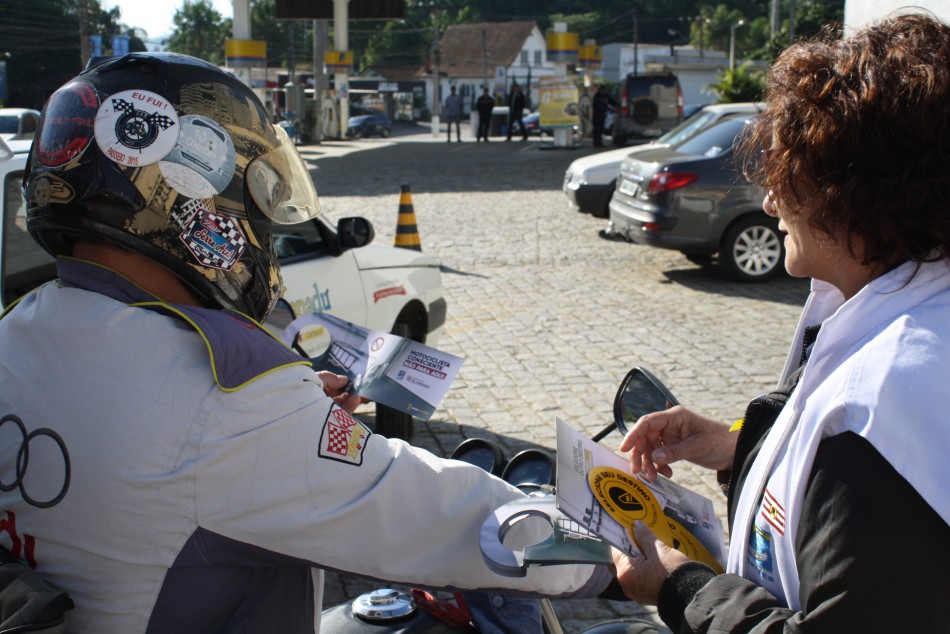 Ações em apoio ao movimento Maio Amarelo continuam em Blumenau