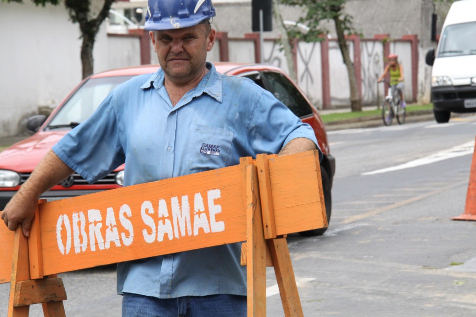Rua Coronel Vidal Ramos recebe nova rede de água