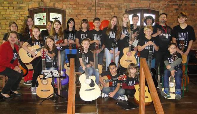 Páscoa e aulas de violão movimentam a Vila Itoupava 
