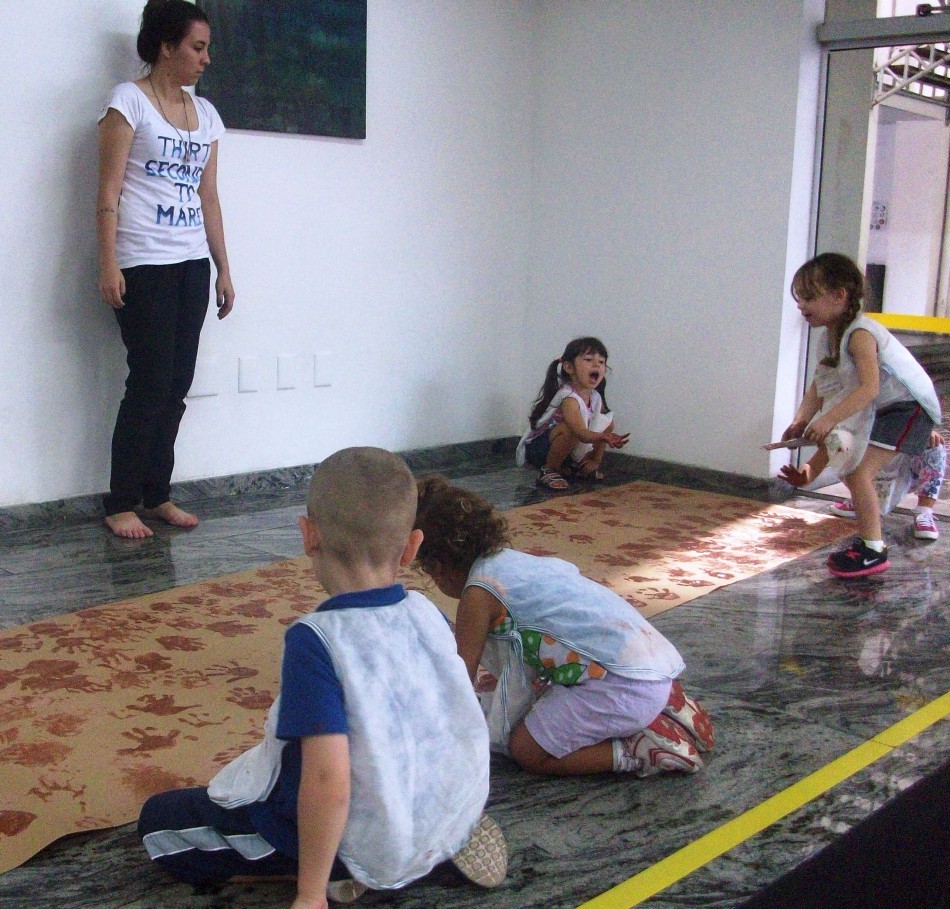 Crianças aprendem com obras do Museu de Arte