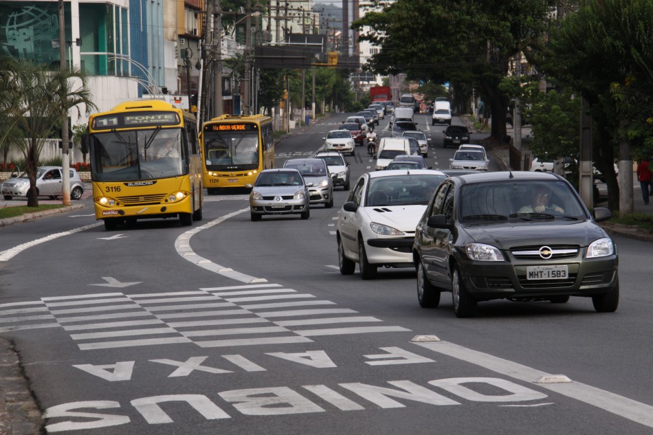 Corredores exclusivos de ônibus liberados durante a paralisação