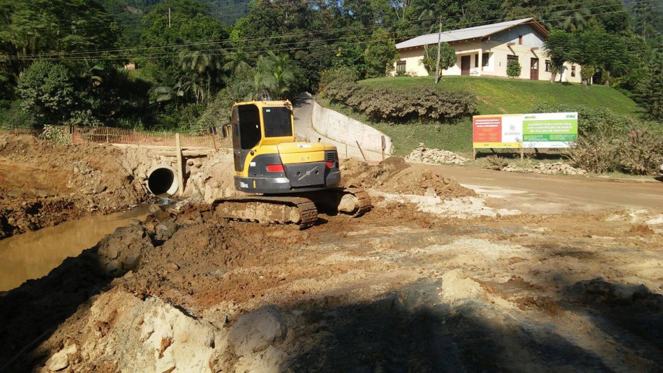 Recomeçam as obras em trecho da rua Professor Jacob Ineichen