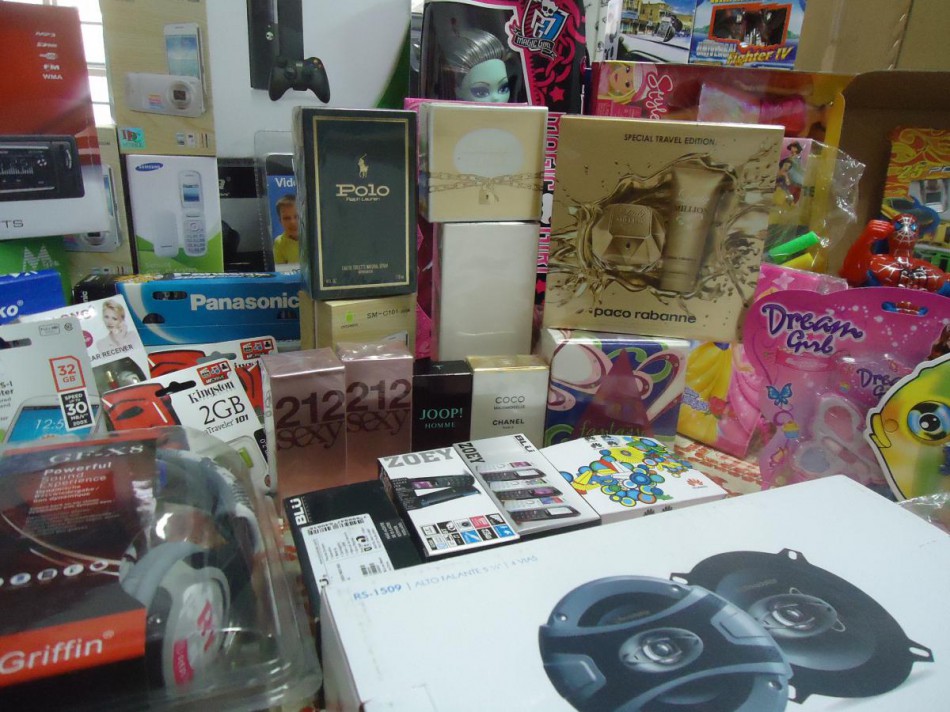 Escolas municipais promovem bazar com produtos da Receita Federal