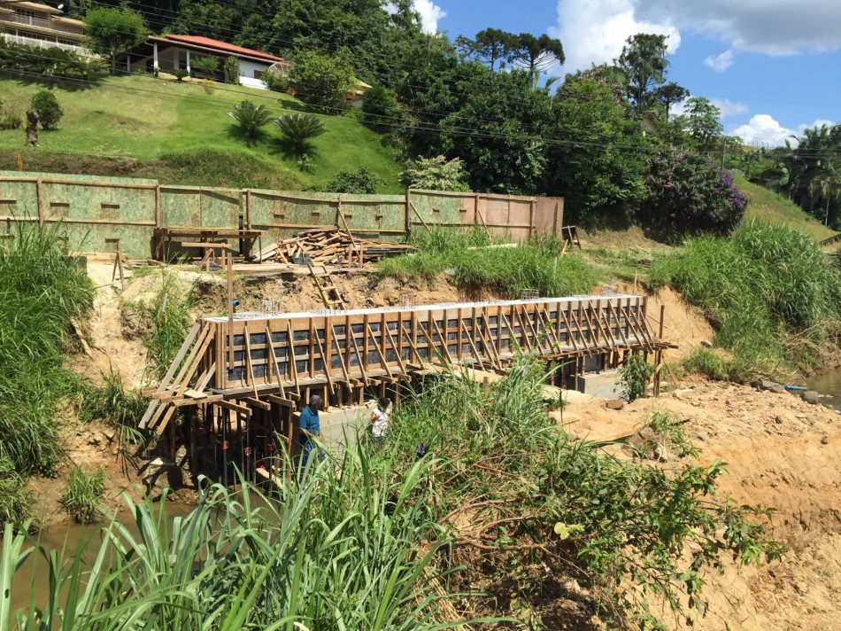 Avançam serviços de fundação na nova ponte da Rua Martin Jensen 