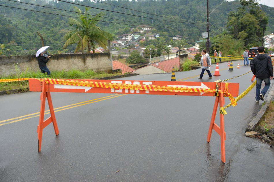 Prefeitura trabalha para alargamento da Rua Norberto Seara Heusi