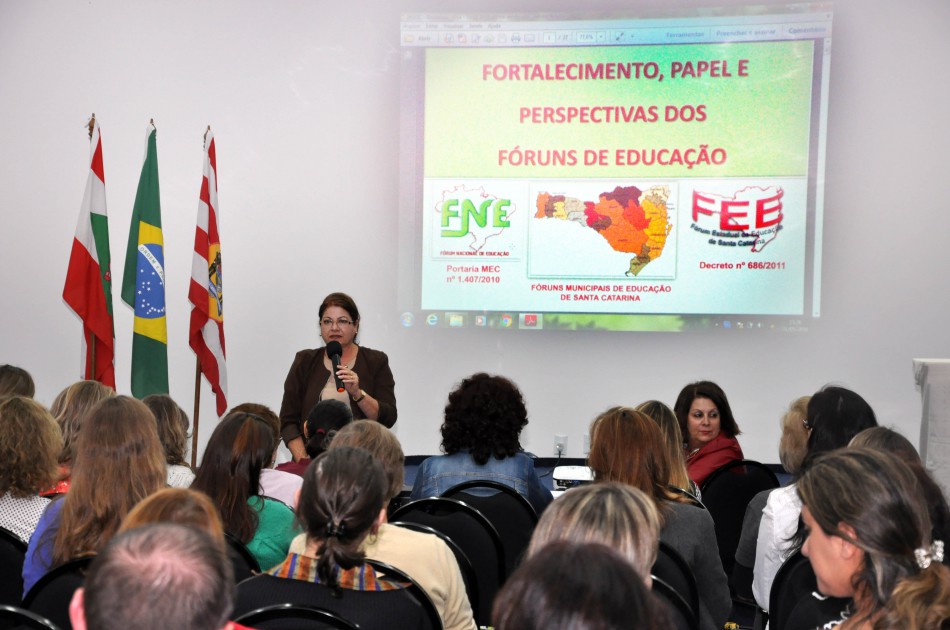 Debate sobre papel dos Fóruns Municipais de Educação ocorre nesta terça