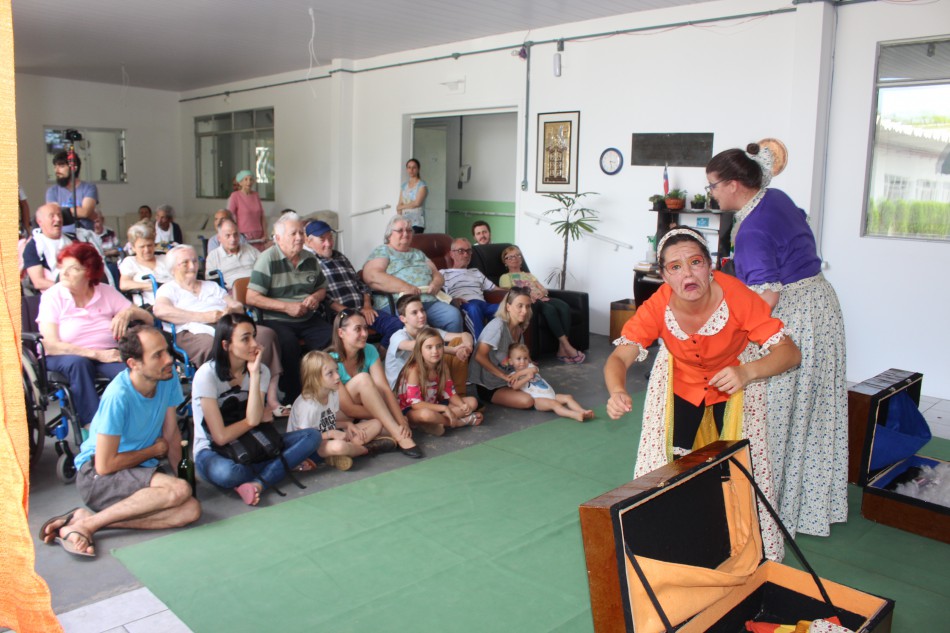 Fenatib comprova que teatro infantil é para todas as idades