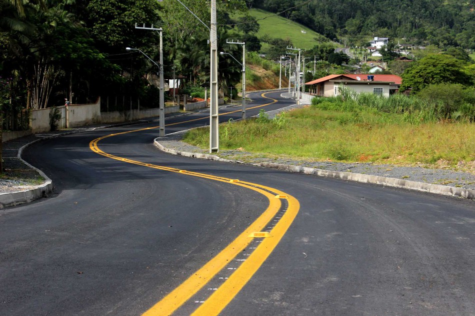 Prefeitura entrega 3,2km de novas pavimentações neste sábado