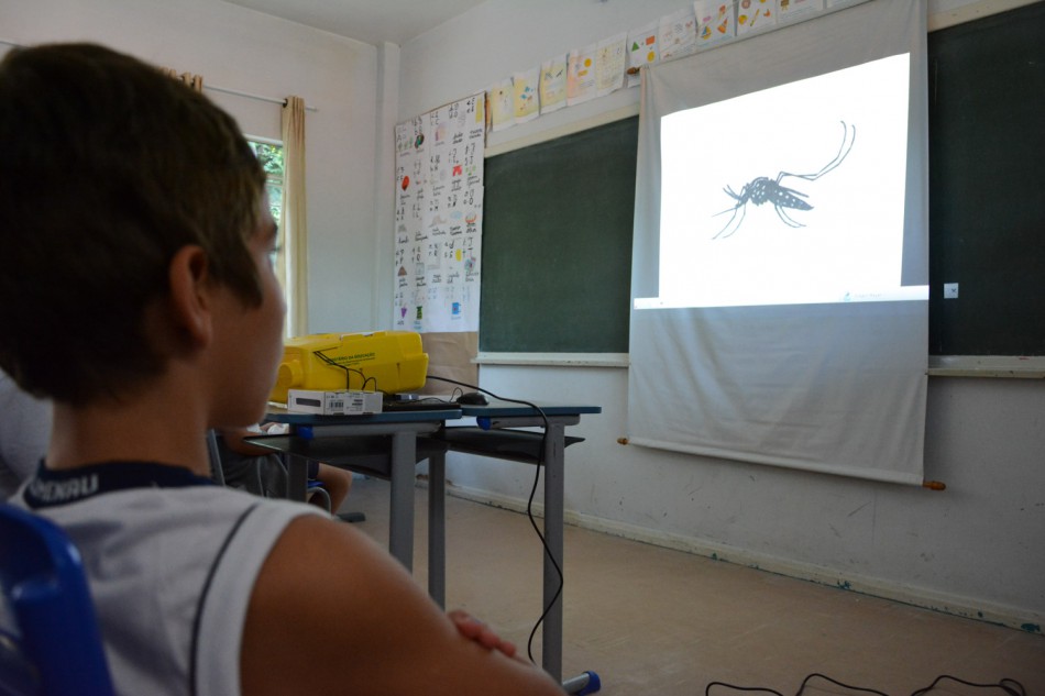Saúde na Escola leva orientações contra o aedes a estudantes