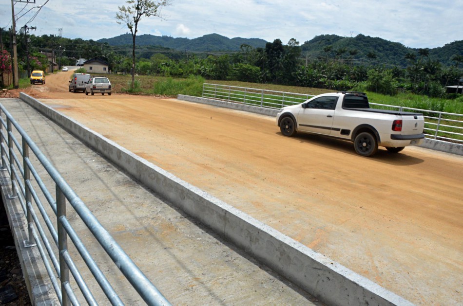 Prefeitura entrega duas pontes na Itoupava Central neste sábado