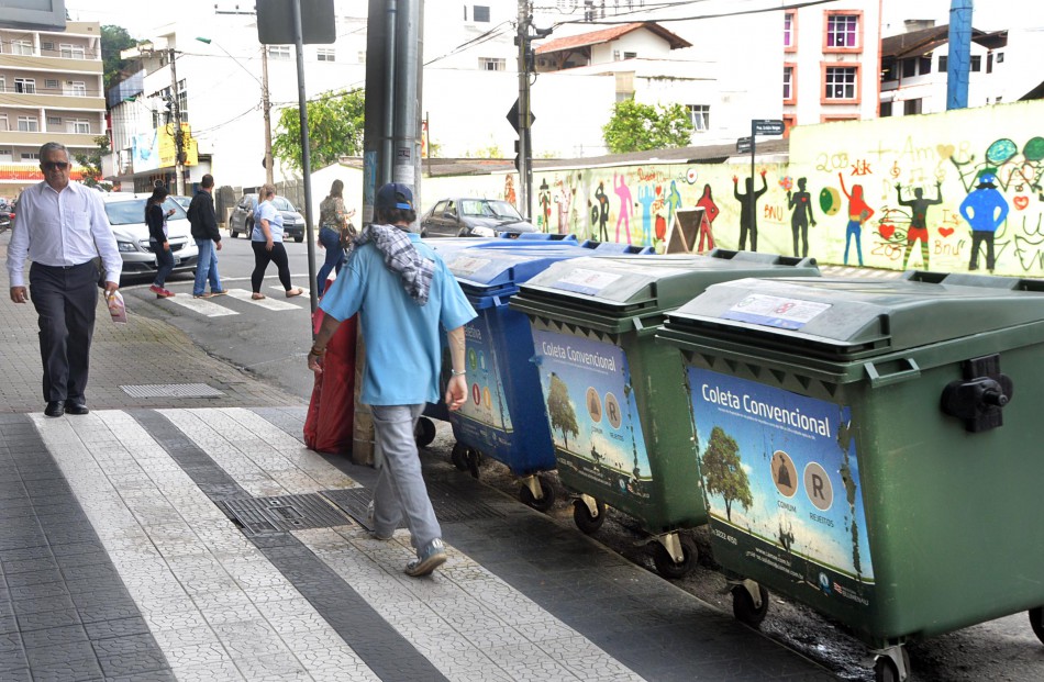 Samae reforça regras da distribuição de lixo nos contêineres