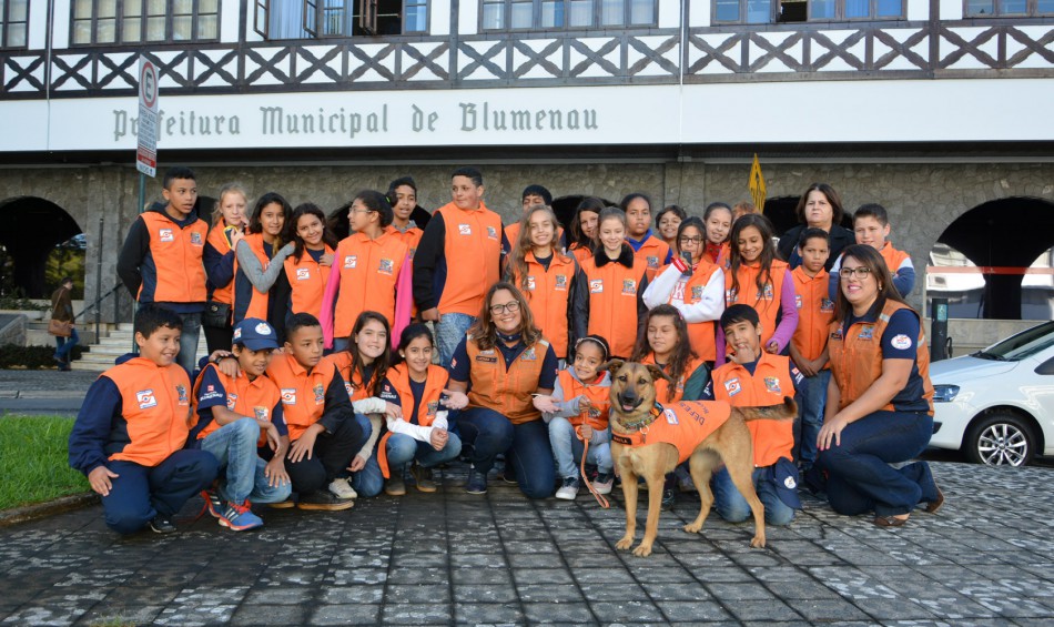 Agentes mirins da Defesa Civil visitam Prefeitura nesta quarta-feira