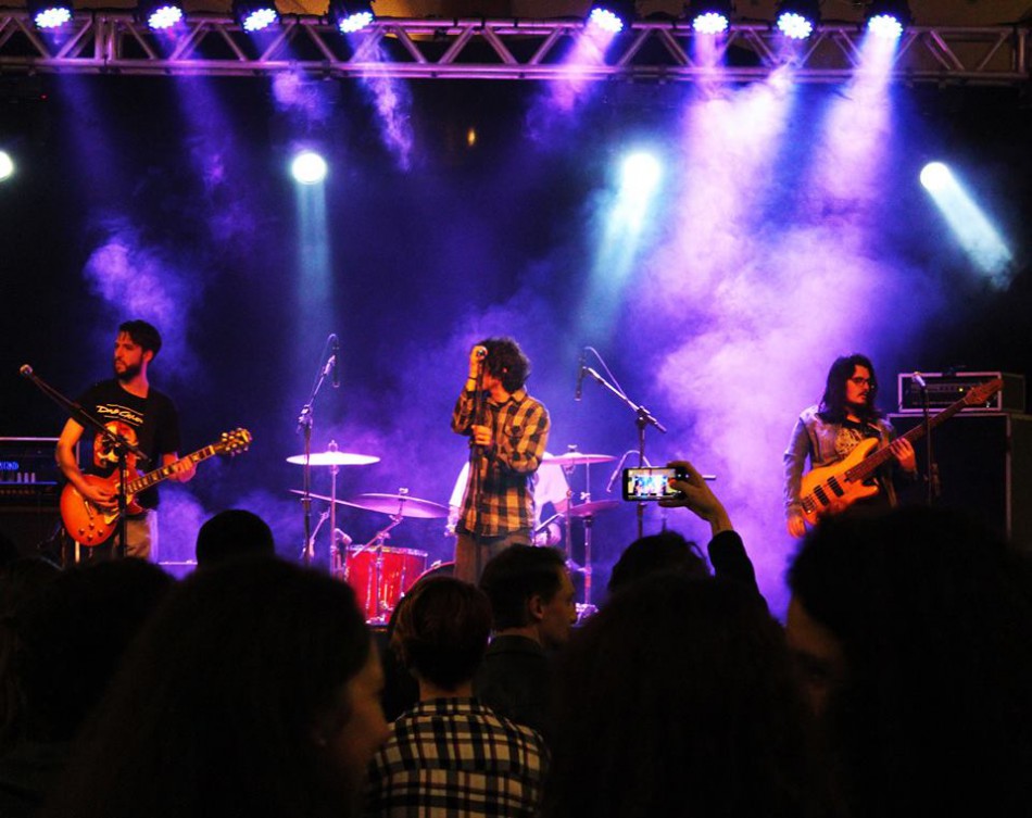 Público lota o Vila Germânica Rock Festival