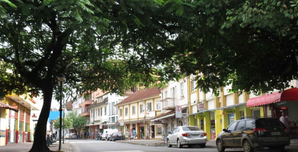 Rua XV de Novembro estará com trânsito interrompido neste sábado