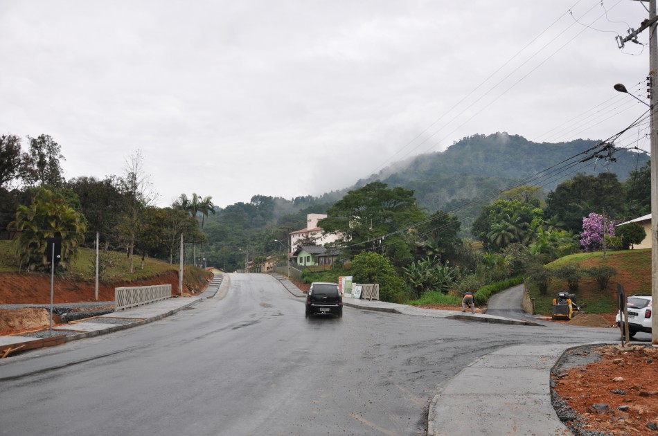 Prefeitura entrega nova ponte e quatro quilômetros de pavimentações 