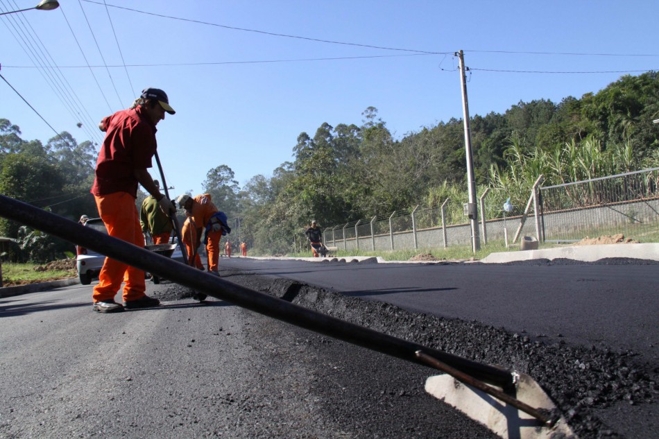Prefeitura viabiliza execução de duas pontes e quatro novas pavimentações nos bairros