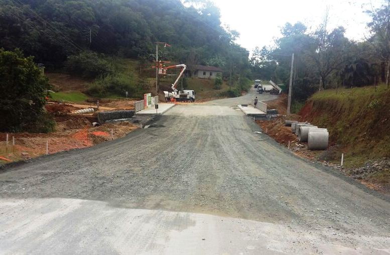 Nova ponte da Rua Professor Jacob Ineichen está concluída
