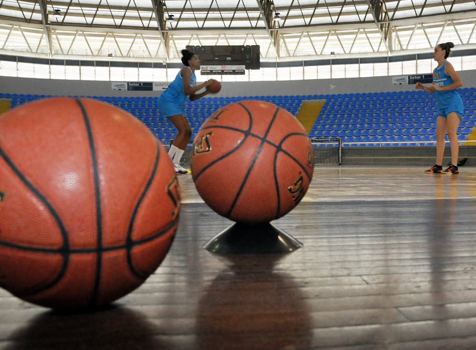 Basquete entra em quadra nesta quarta-feira 