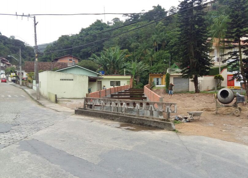 Prefeitura recupera passagem de trânsito na Rua Nelson Schramm