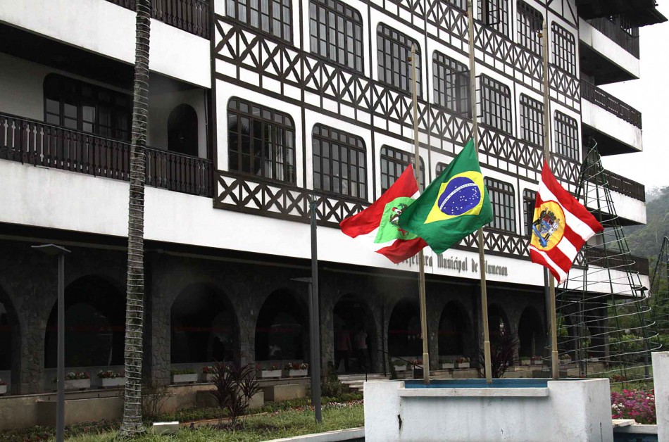 Prefeitura decreta luto oficial pela tragédia na Colômbia