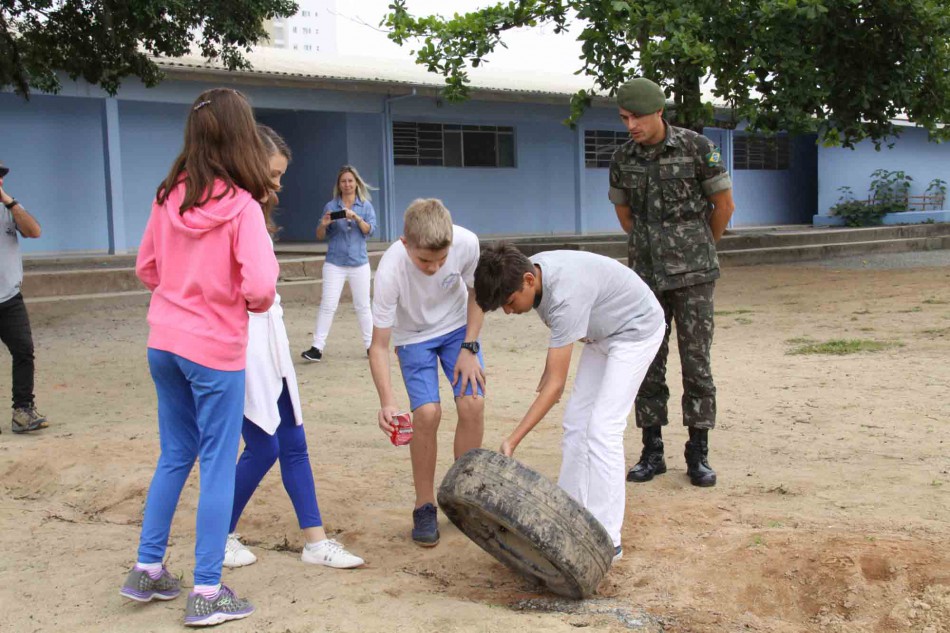 Blumenau realiza ação de prevenção ao Aedes em escolas municipais