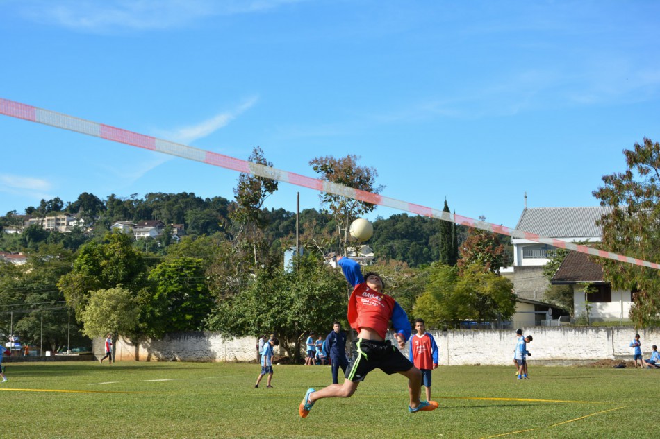 Punhobol é a modalidade dos Jogos Escolares Municipais desta quinta-feira