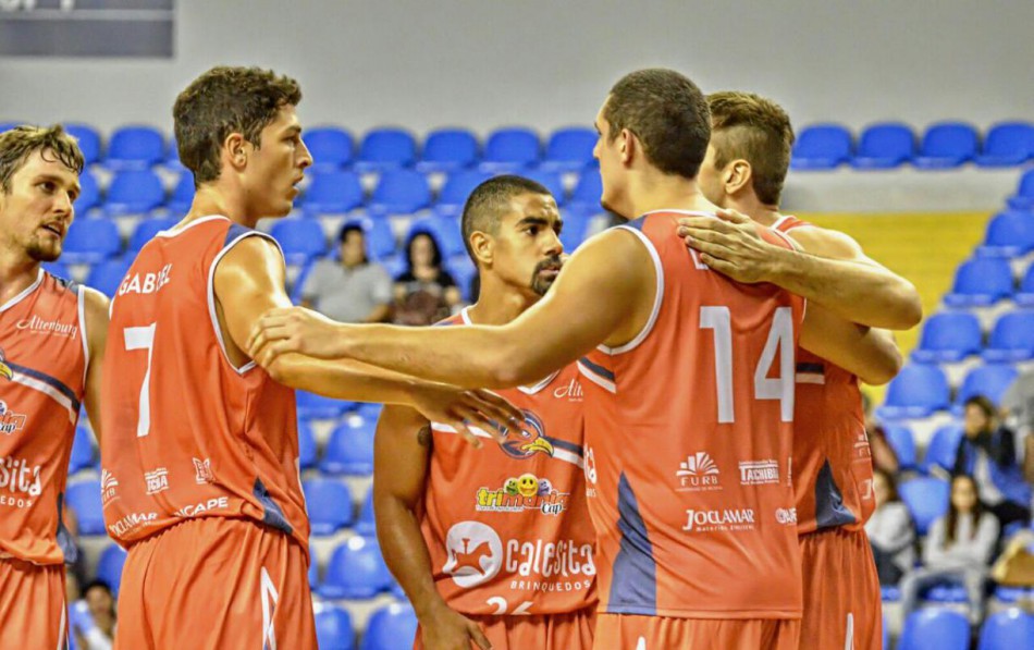 Basquete de Blumenau recebe Brusque nesta terça-feira pela Liga Ouro