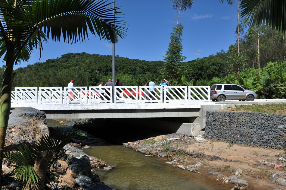 Nova ponte da Vila Itoupava facilita acesso à Massaranduba