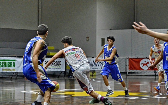 Clube Ipiranga recebe rodada dupla do basquete masculino de base neste sábado